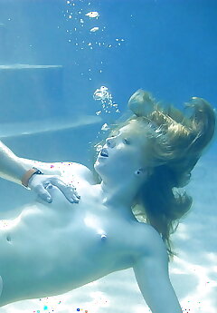 underwater voyeur pictures
