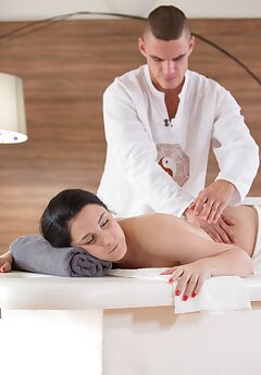 massage voyeur pictures